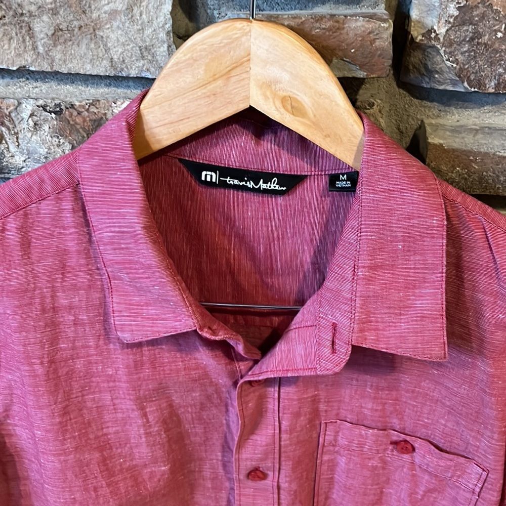 Travis Mathew Heather Red Stretch Cotton Short Sleeve Button Down Shirt - Picture 2 of 7